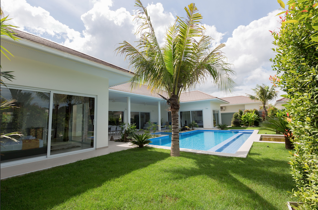 Heliconia Hua Hin Thailand Villa Poolvilla Haus Swimmingpool Ferien Rendite objekt
